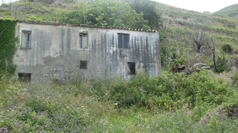 Vendita rustico/casale situato nel comune di Amantea, contrada Catalimiti