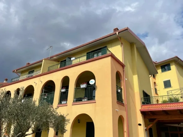 Villetta in vendita vicino Cosenza con giardino e 2 posti auto
