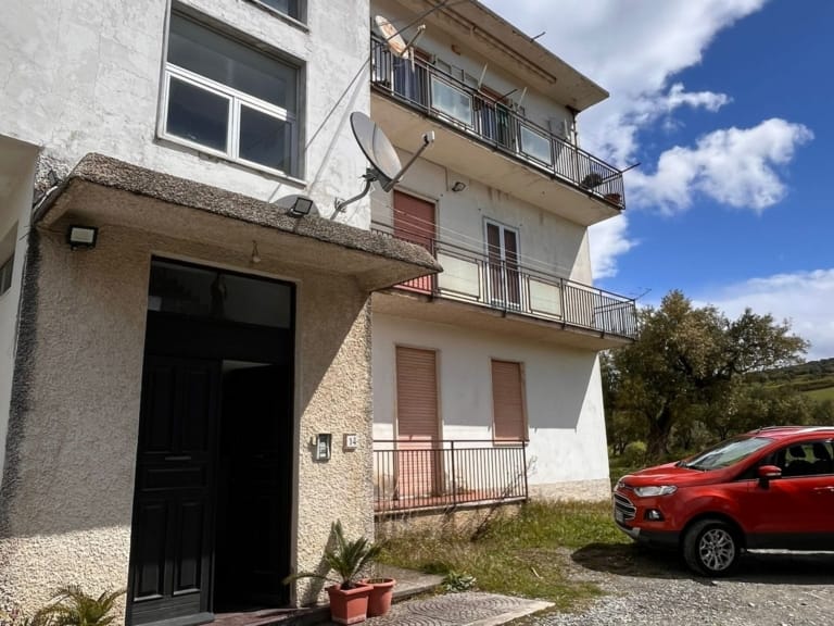 Appartamento in vendita a Marina di Savuto, Cleto: 129 mq con vista aperta e 2 posti auto