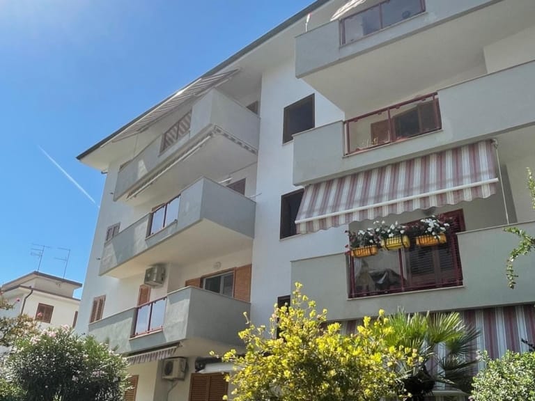 Attico in vendita ad Amantea, Via Latina, ristrutturato con garage di 40 mq