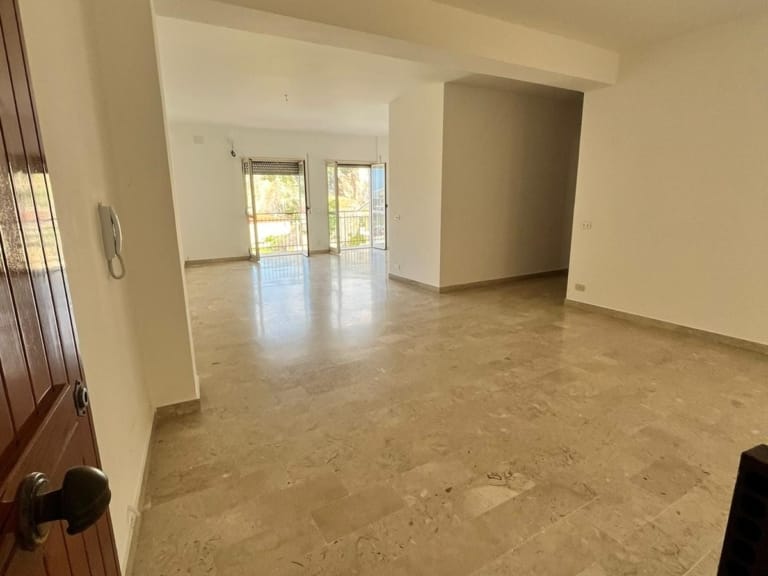 Appartamento in vendita a Coreca con ampia balconata e vista aperta