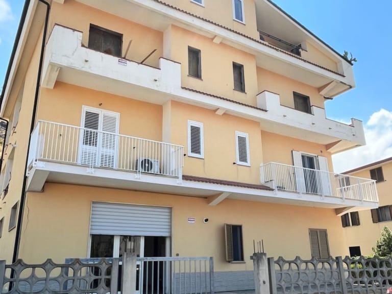 Rustico in vendita a Coreca, Corso Francia 13, a pochi minuti dal mare