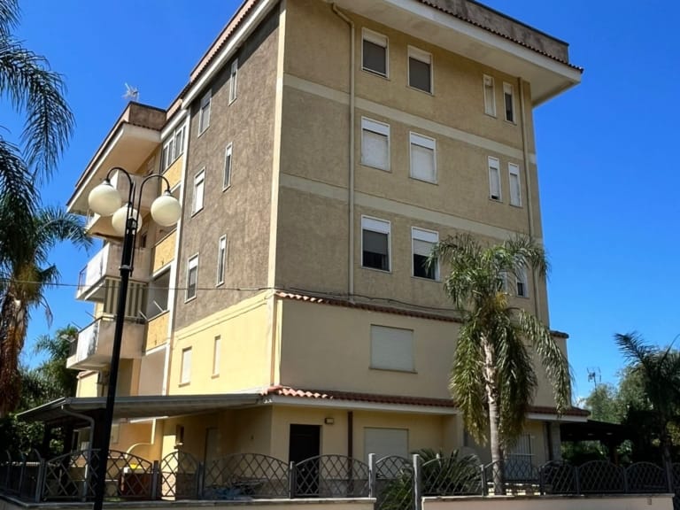 Appartamento in vendita a Nocera Terinese nel Villaggio See Village con piscina e vista mare