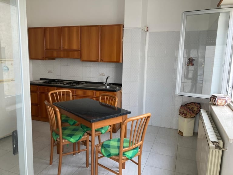 Appartamento in vendita ad Amantea centro con terrazzo, balconi e vista mare