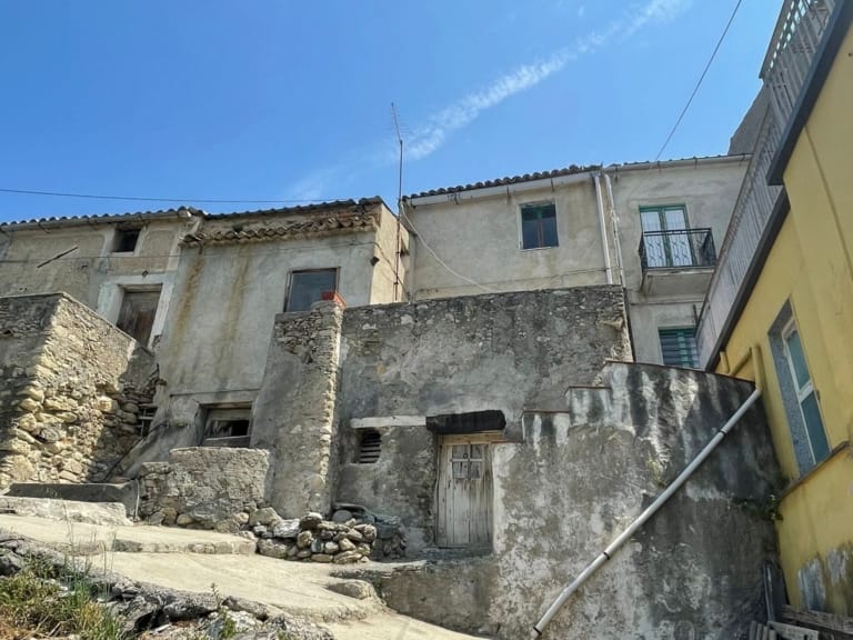 Casa indipendente in vendita a Calcato con terrazzo e vista mare