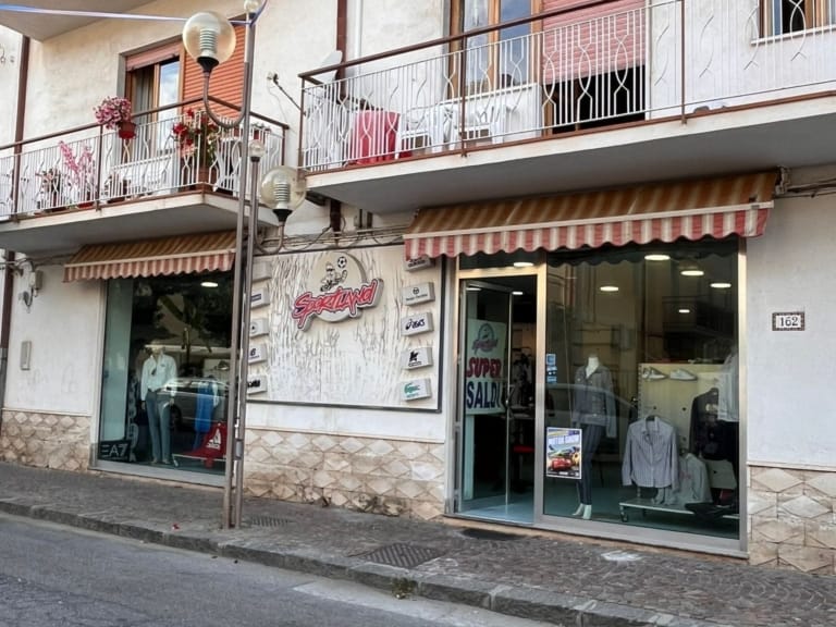 Locale commerciale in vendita ad Amantea centro, Viale Regina Margherita