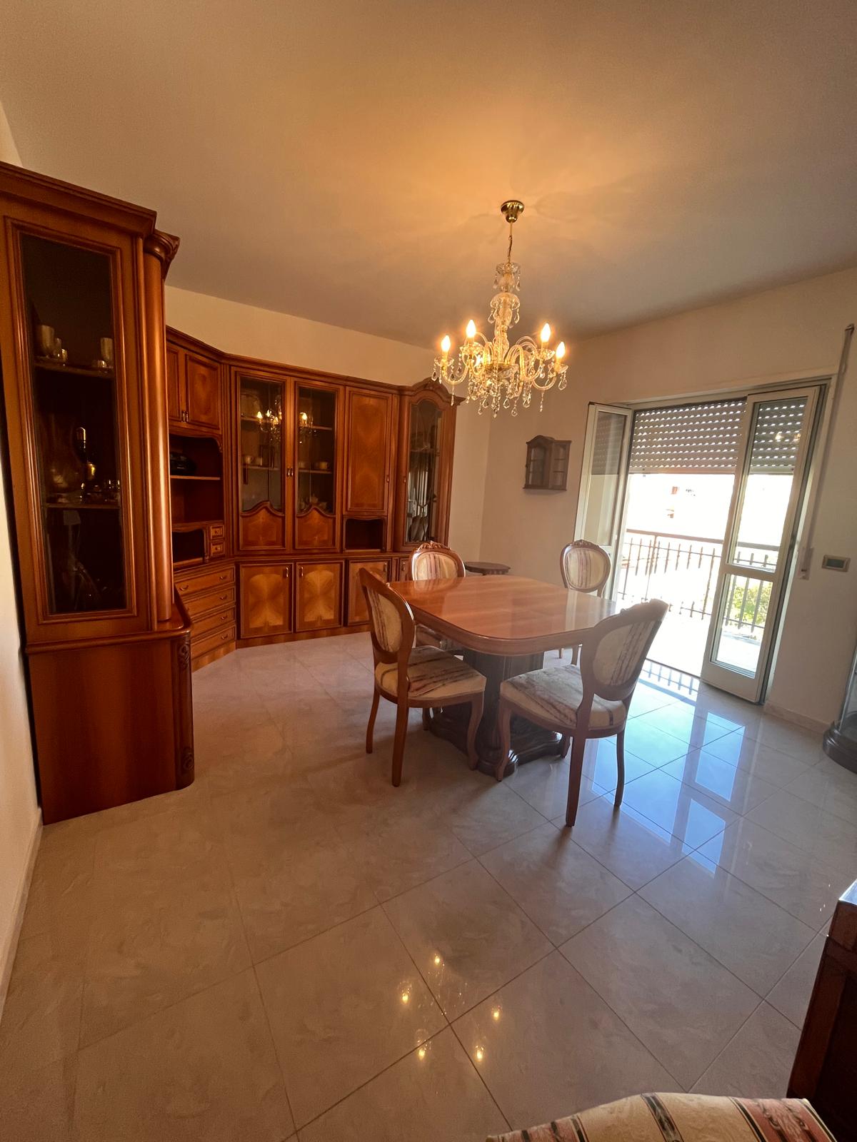 WhatsApp Image 2026-08-31 at 11.02.12 Appartamento in vendita ad Amantea centro con 2 garage e terrazzi