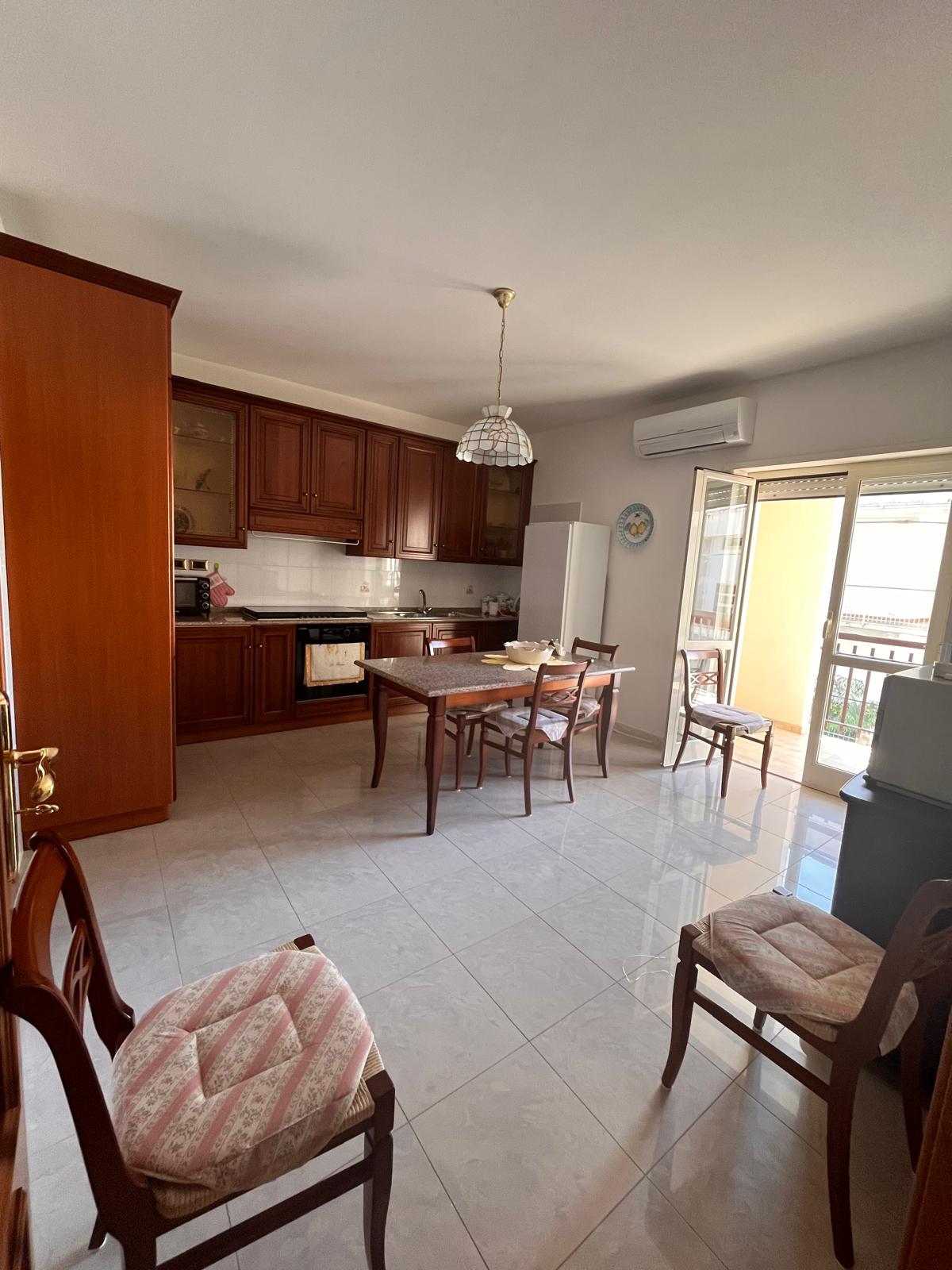 WhatsApp Image 2026-08-31 at 11.02.18 Appartamento in vendita ad Amantea centro con 2 garage e terrazzi