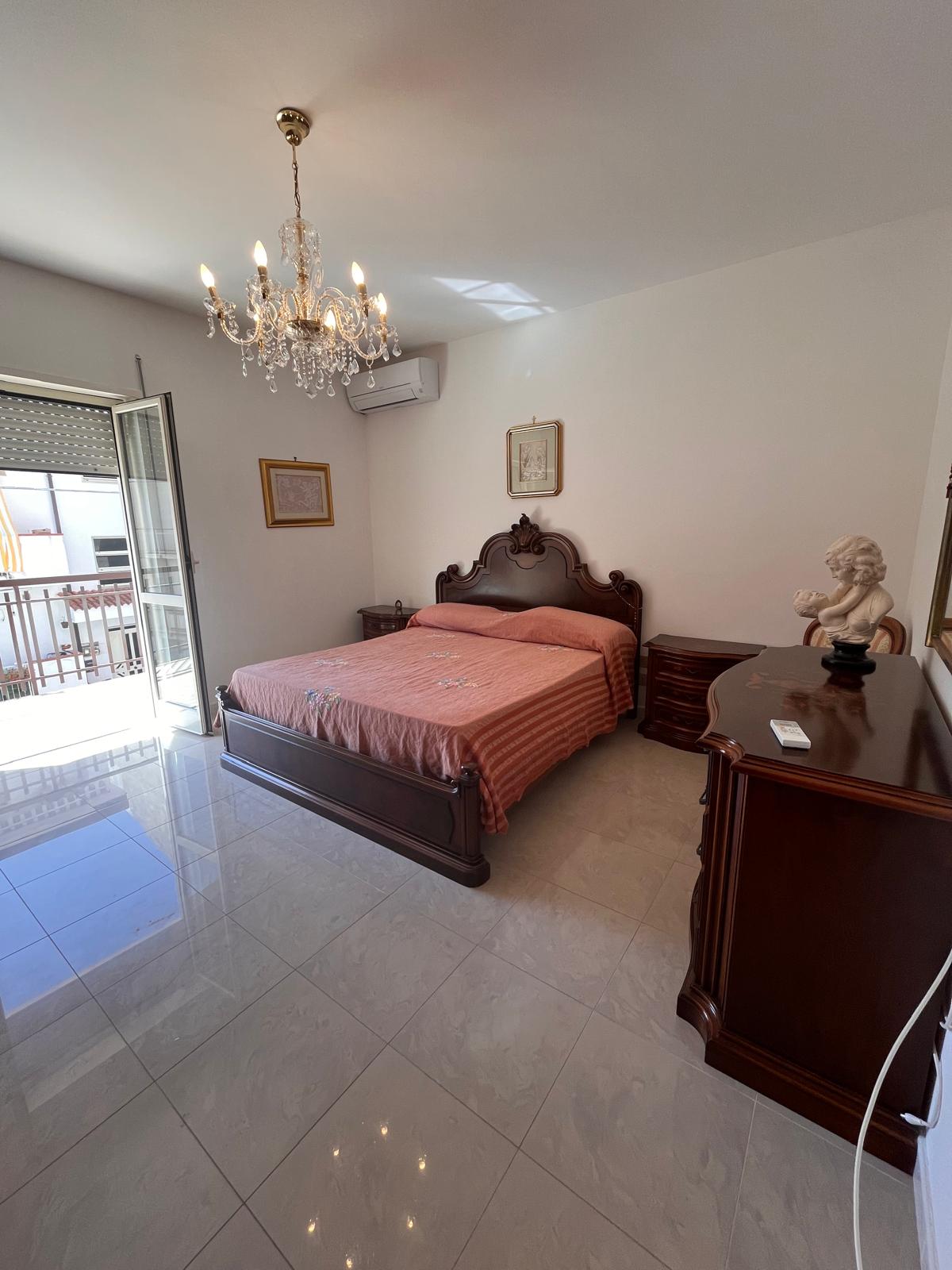 WhatsApp Image 2026-08-31 at 11.02.42 (1) Appartamento in vendita ad Amantea centro con 2 garage e terrazzi