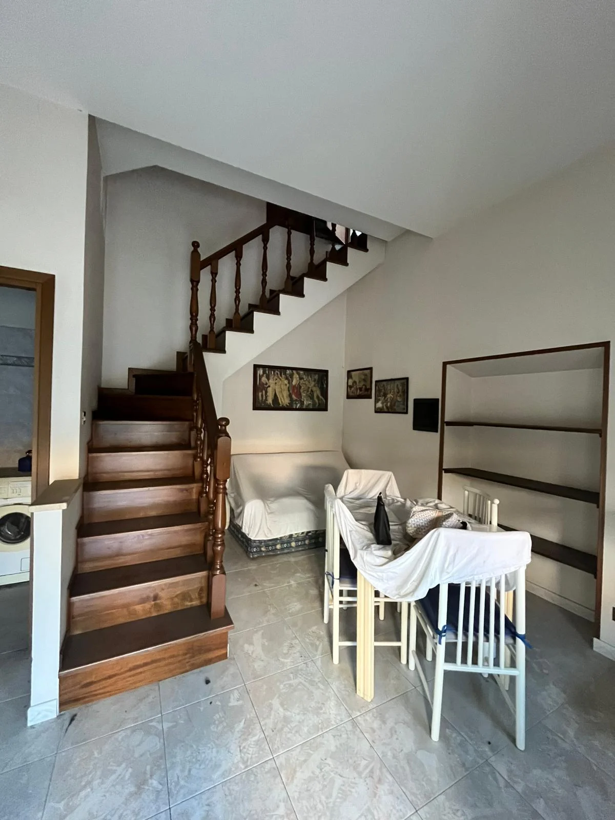 Appartamento bilivello in vendita a Roma con ingresso indipendente – Via Alenda 31
