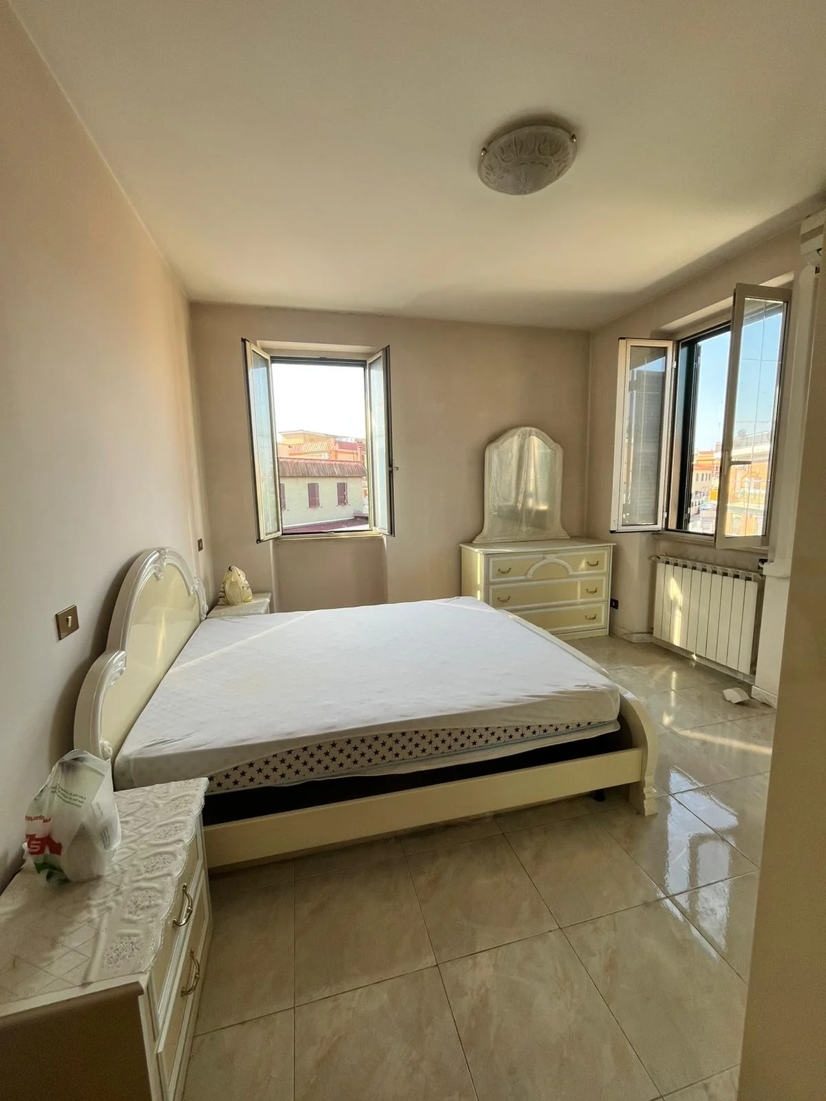 Appartamento bilivello in vendita a Roma con ingresso indipendente – Via Alenda 31