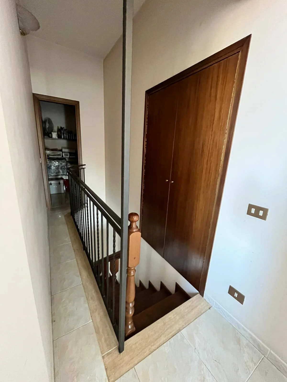 Appartamento bilivello in vendita a Roma con ingresso indipendente – Via Alenda 31