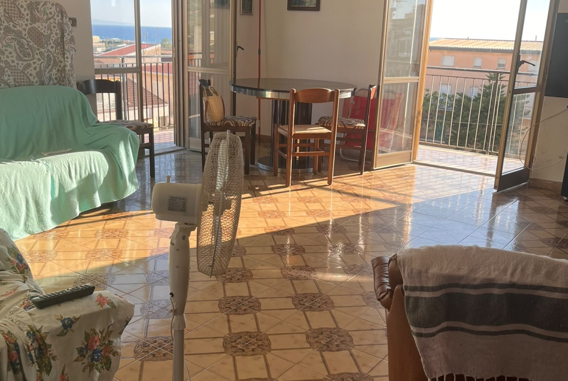 Appartamento in vendita a Campora San Giovanni con vista mare – 114 mq da ristrutturare