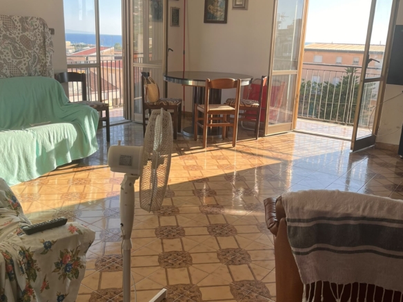 Appartamento in vendita a Campora San Giovanni con vista mare – 114 mq da ristrutturare
