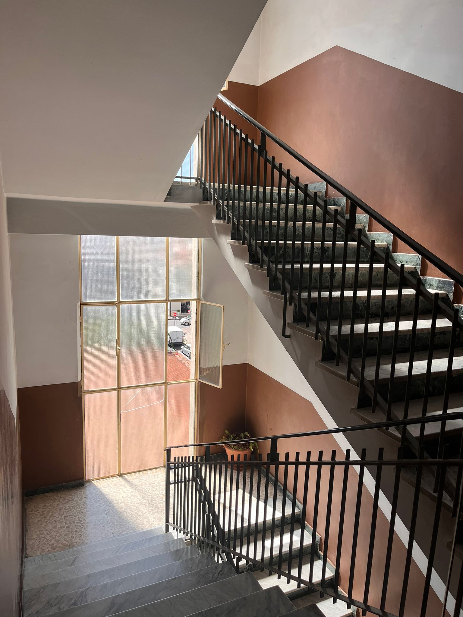 WhatsApp Image 2026-08-31 at 11.23.18 (1) Appartamento in vendita in Via Mazzini 80 – circa 100 mq con ascensore