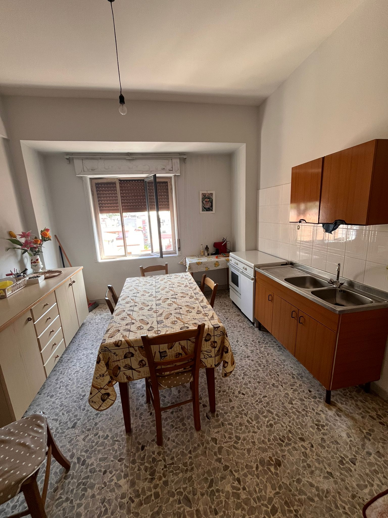 WhatsApp Image 2026-08-31 at 11.23.27 (1) Appartamento in vendita in Via Mazzini 80 – circa 100 mq con ascensore