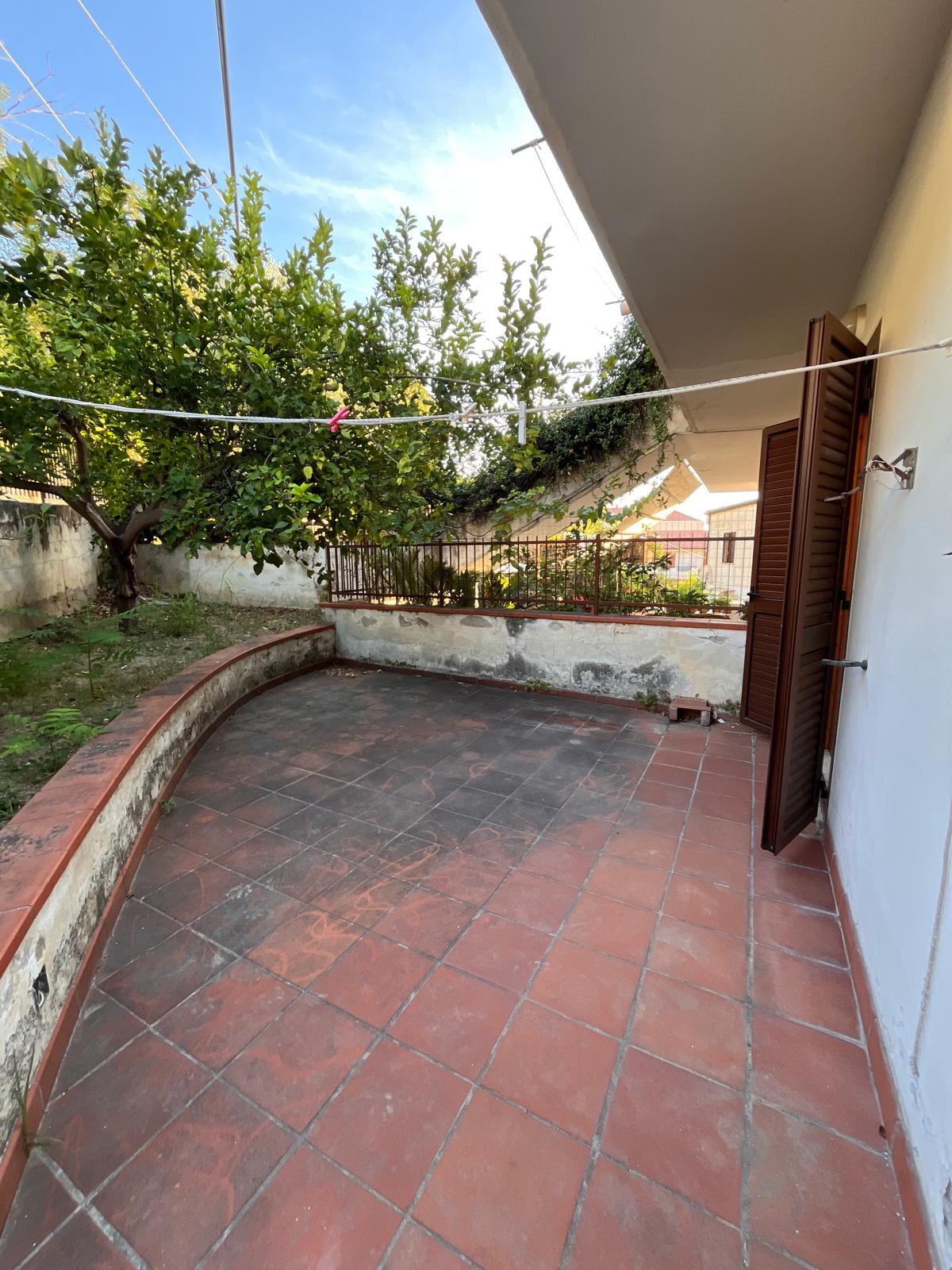 Villetta in vendita ad Amantea con vista mare, giardino e garage