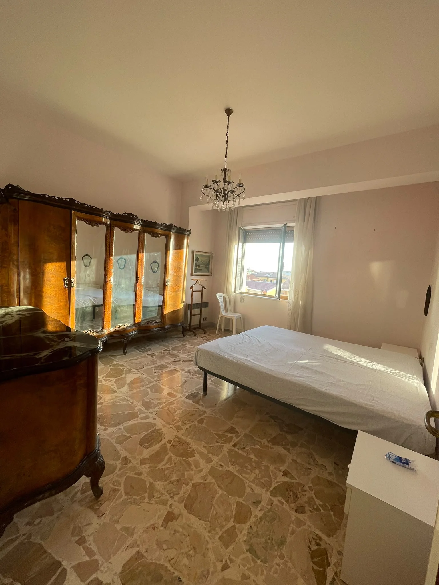 WhatsApp Image 2026-09-10 at 18.34.38 Appartamento in vendita in Via Mazzini 80 – 120 mq con vista mare e ascensore