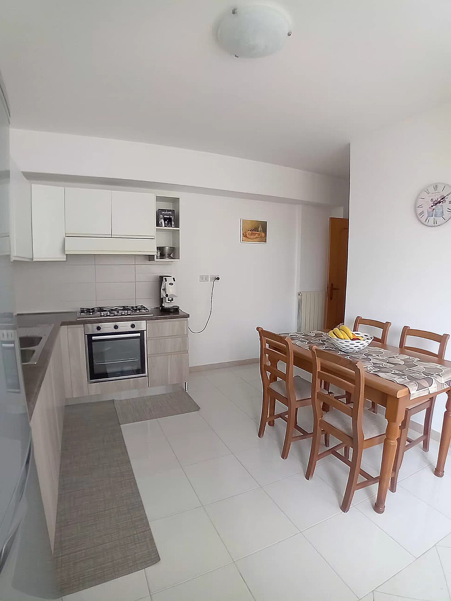 WhatsApp Image 2026-09-14 at 10.54.18 (1) Appartamento in vendita ad Amantea con 3 camere, terrazzo e garage