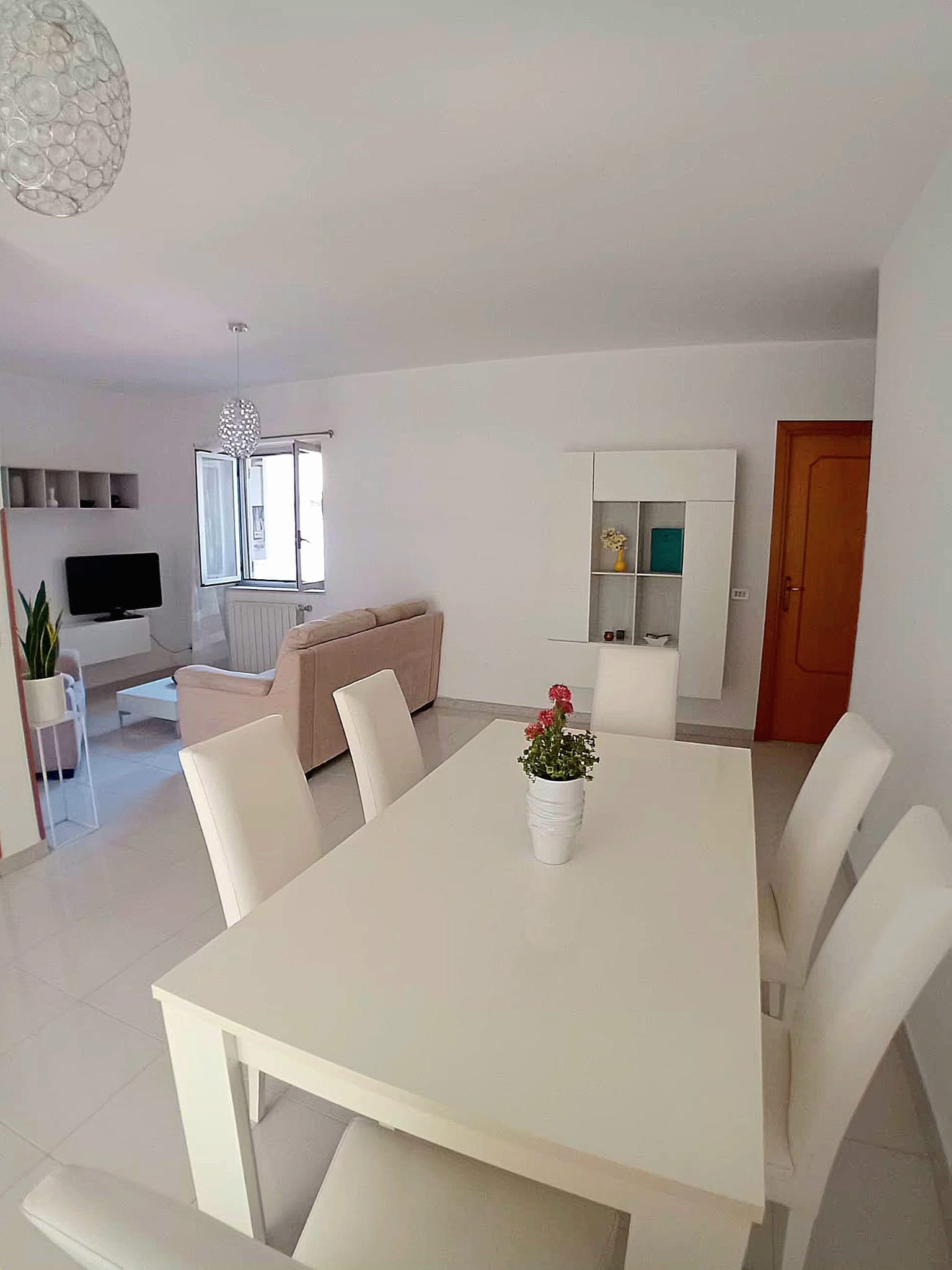 WhatsApp Image 2026-09-14 at 10.54.18 Appartamento in vendita ad Amantea con 3 camere, terrazzo e garage
