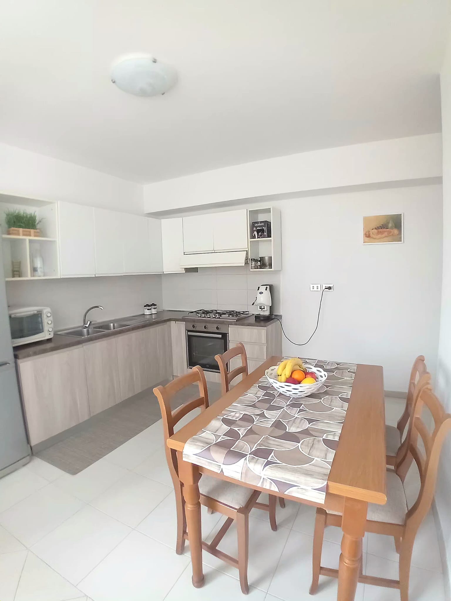 WhatsApp Image 2026-09-14 at 10.54.21 Appartamento in vendita ad Amantea con 3 camere, terrazzo e garage