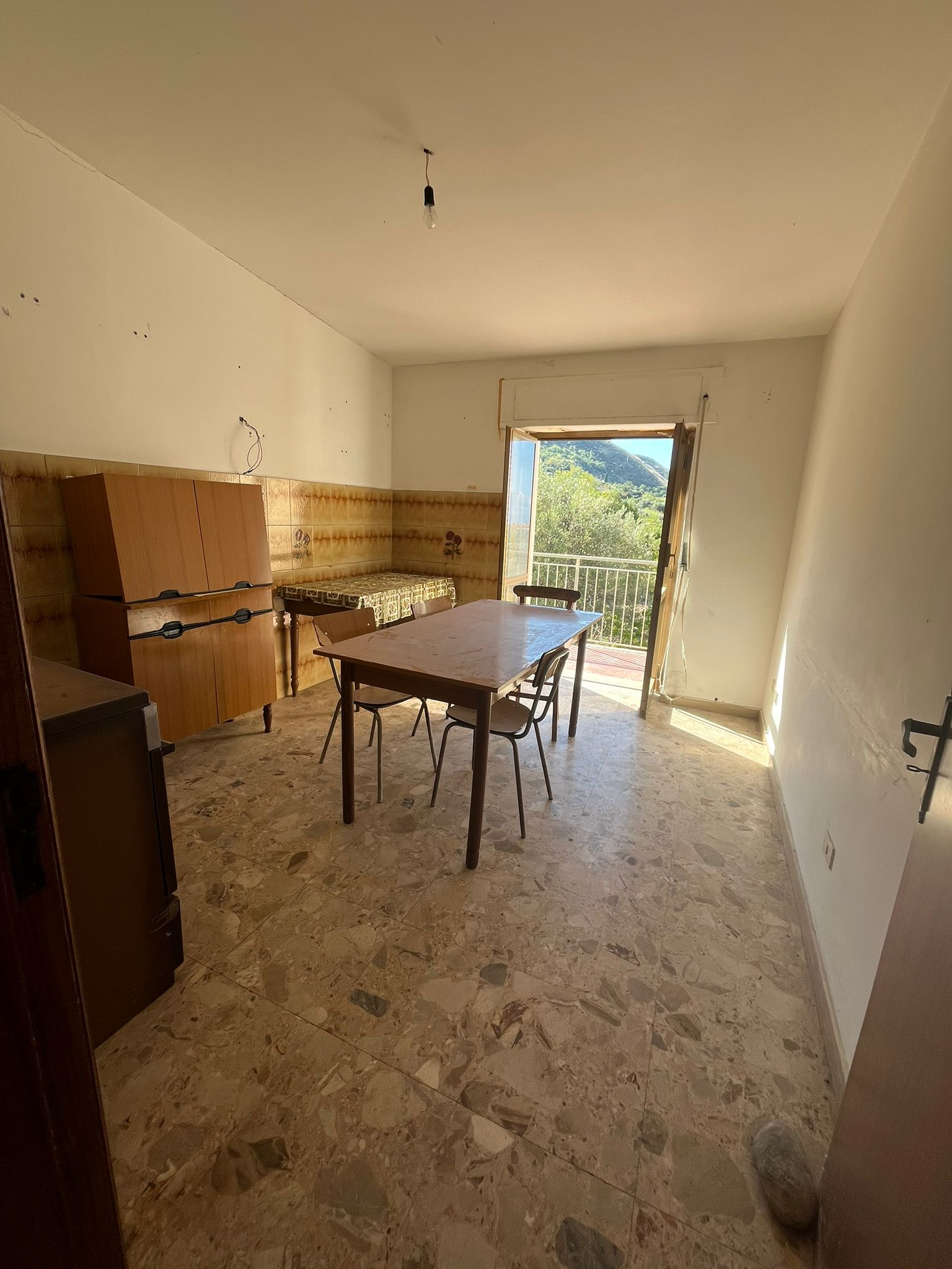 Intero stabile in vendita ad Amantea – 463 mq con vista mare a 200 metri dalla spiaggia