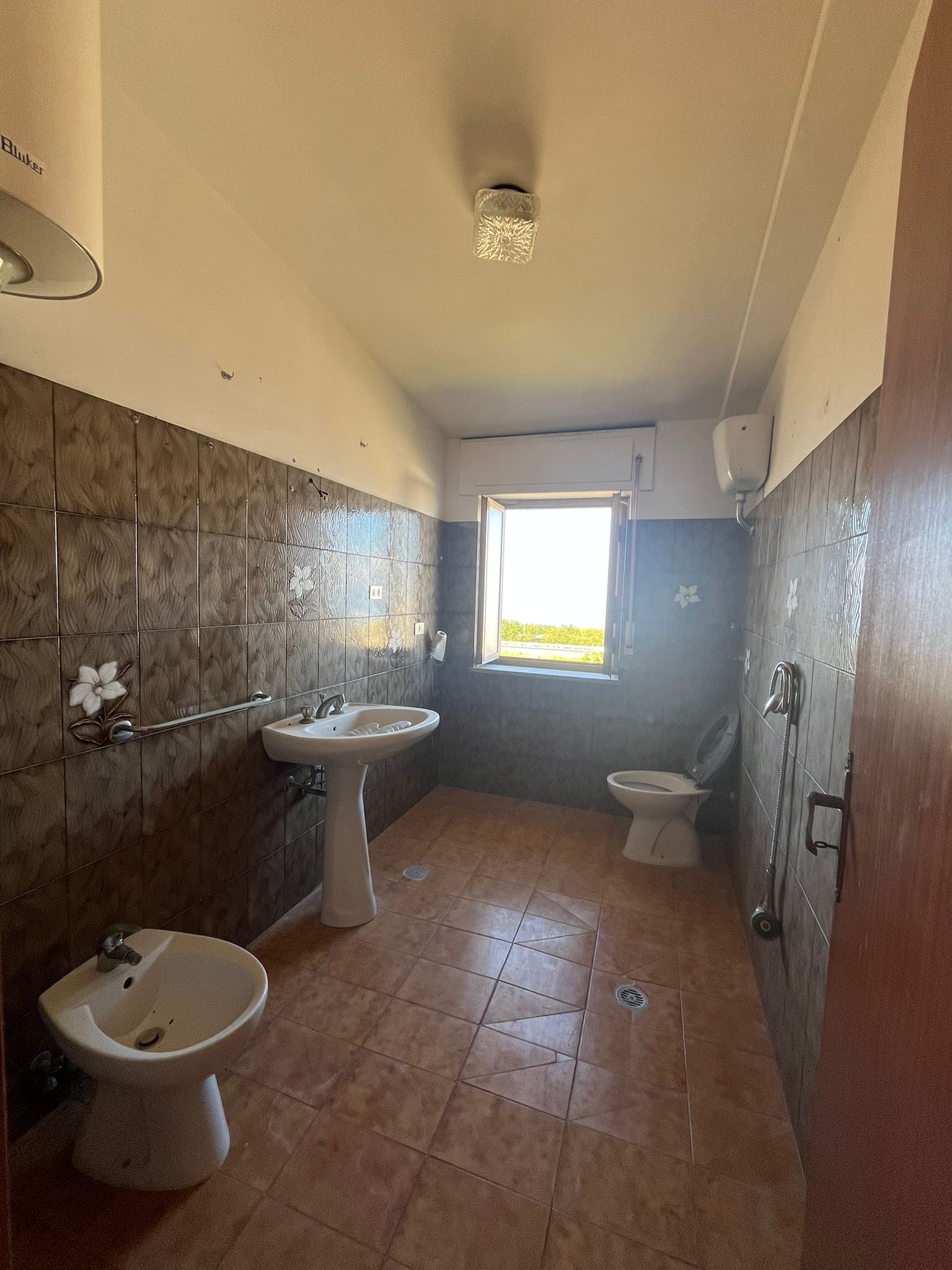 Intero stabile in vendita ad Amantea – 463 mq con vista mare a 200 metri dalla spiaggia