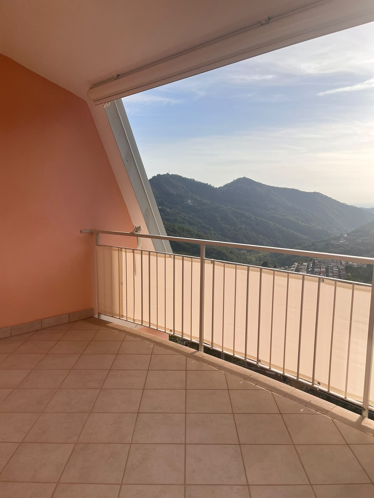WhatsApp Image 2026-10-20 at 17.34.49 Appartamento in vendita a Lago con vista mare e garage incluso – €120.000