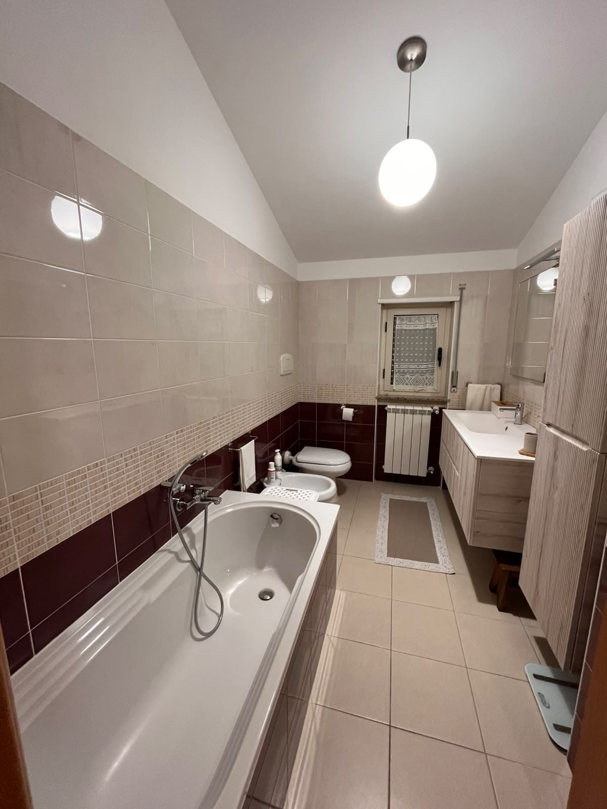 WhatsApp Image 2026-10-20 at 17.35.21 (2) Appartamento in vendita a Lago con vista mare e garage incluso – €120.000